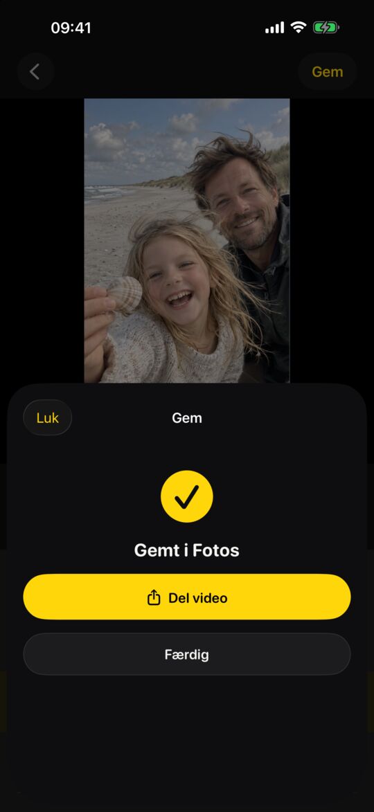 Gemt i Fotos med underteksterne brændt ind